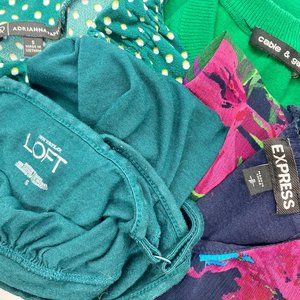 HUGE LOT of 40 name-brand tops - Size Small